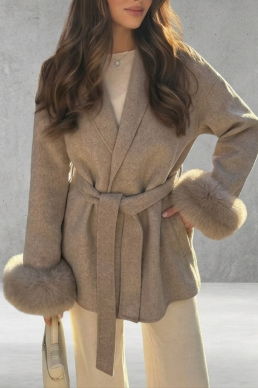 Cappotto Serena in misto lana con polsini in pelliccia sintetica