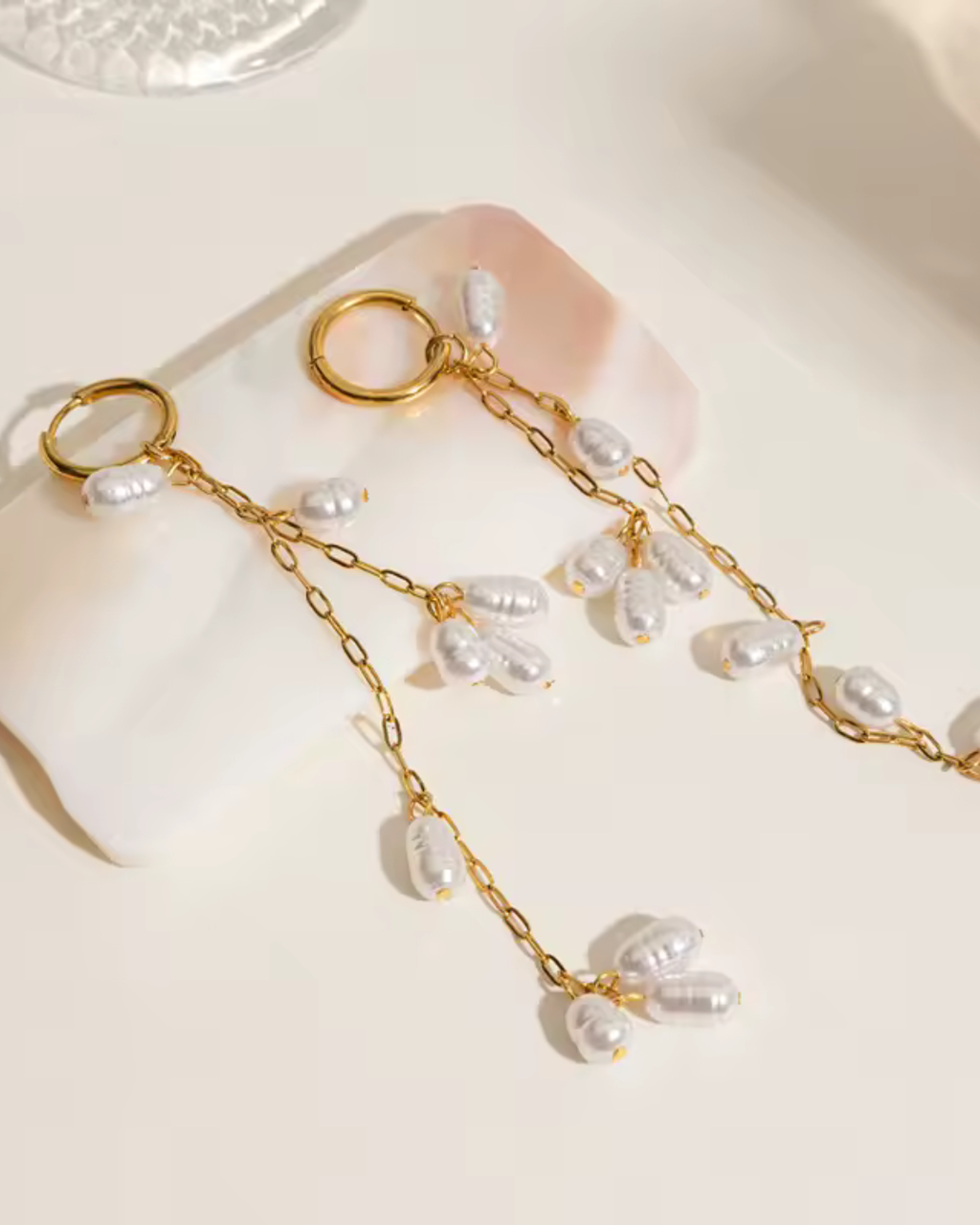 ORECCHINI LUNGHI CON PERLE