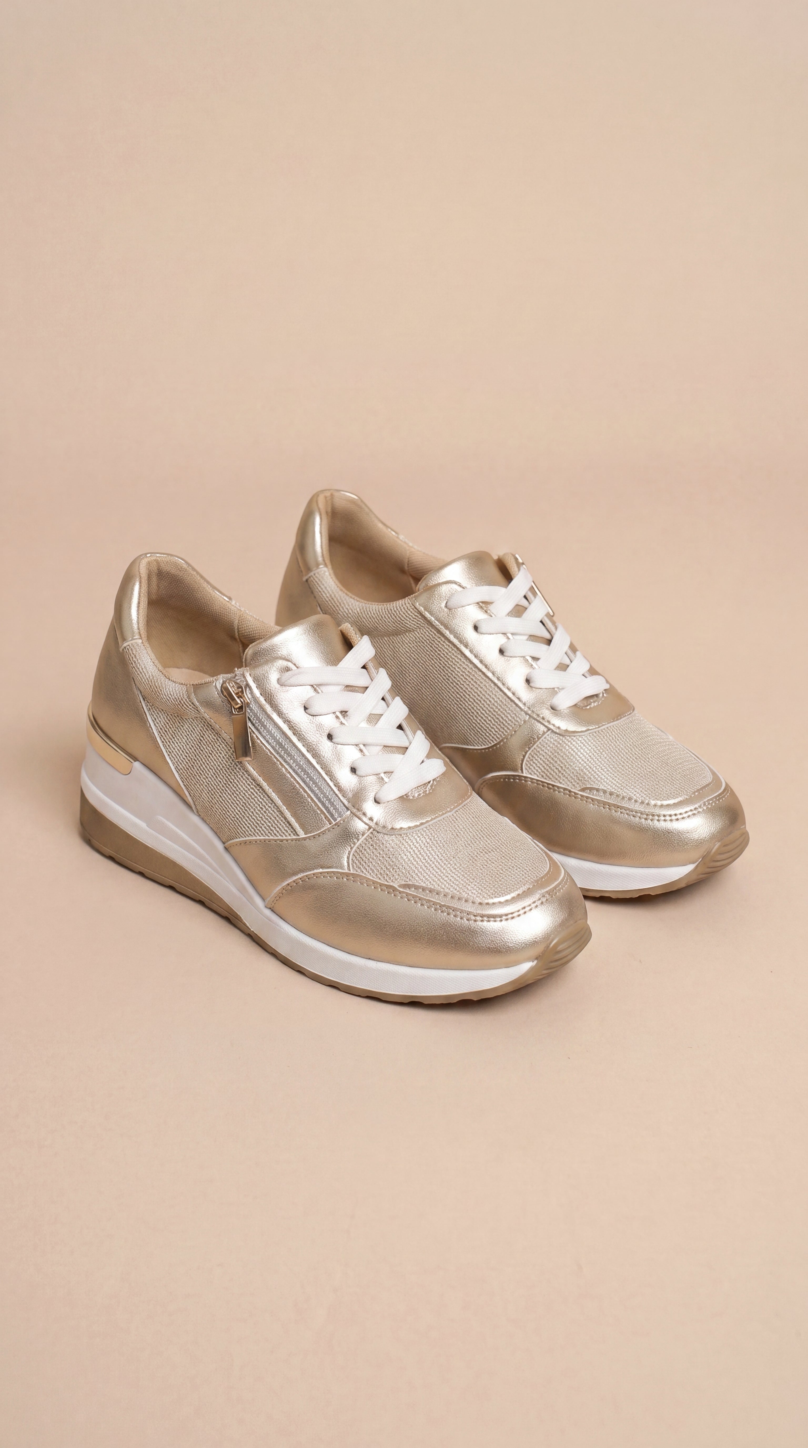 Sneakers Sira con strass e finiture metallizzate